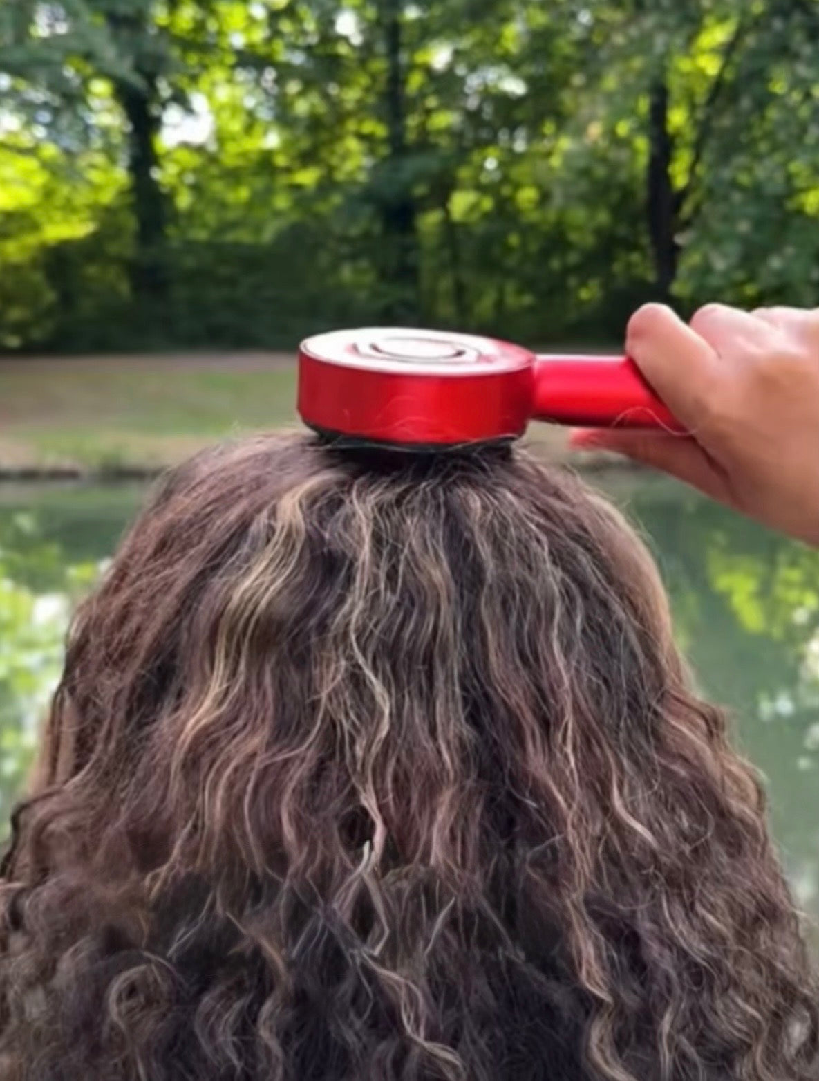 Aëzia - Brosse Applicatrice d’Huile & Massage du Cuir Chevelu